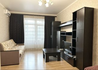 Сдаю 1-ком. квартиру, 40 м2, Армавир, Туапсинская улица, 45