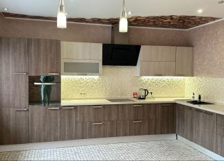 Продам трехкомнатную квартиру, 90 м2, Сосновоборск, улица Юности, 37