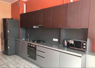 Аренда 3-ком. квартиры, 110 м2, Крым, улица Тренёва, 21