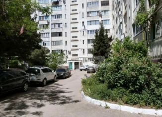 Сдаю в аренду 2-ком. квартиру, 64 м2, Севастополь, улица Колобова, 19