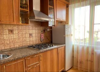 Сдаю 1-ком. квартиру, 32 м2, Сочи, микрорайон Голубые Дали, улица Голубые Дали, 36