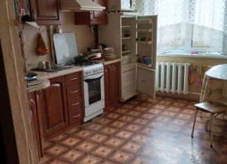 Сдам в аренду трехкомнатную квартиру, 68 м2, Брянск, улица Есенина