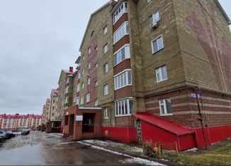 Продам четырехкомнатную квартиру, 109 м2, Азнакаево, улица Шайхутдинова, 8