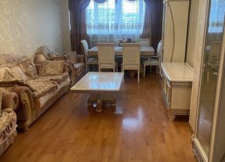 Сдается трехкомнатная квартира, 90 м2, Калуга, улица Генерала Попова, 10, Ленинский округ