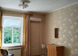 Продажа 1-ком. квартиры, 30 м2, Таганрог, улица Чехова, 74Б