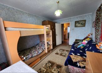 Продается 2-ком. квартира, 50 м2, Ярославская область, Заречная улица, 2