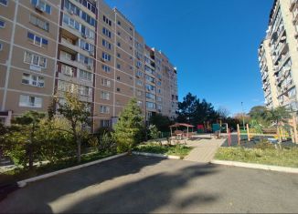 Двухкомнатная квартира на продажу, 53 м2, Туапсе, улица Московских строителей, 2