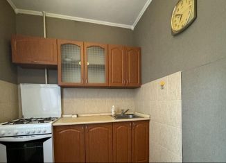 Сдается 2-комнатная квартира, 46 м2, Москва, улица Красного Маяка, 8к2, метро Академика Янгеля