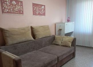 Сдаю в аренду 1-ком. квартиру, 30 м2, Абакан, улица Торосова, 16