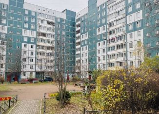 Продажа трехкомнатной квартиры, 57 м2, Санкт-Петербург, Искровский проспект, 4к1, метро Проспект Большевиков