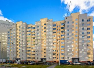 Продам 2-комнатную квартиру, 64 м2, Киров, улица Павла Корчагина, 240к2, ЖК Павла Корчагина