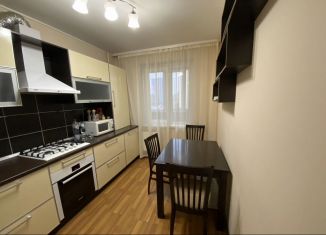 Сдам 1-ком. квартиру, 38 м2, Пермский край, Кронштадтская улица, 4