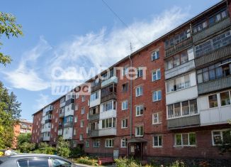 Продаю двухкомнатную квартиру, 42.4 м2, Кемерово, улица Сибиряков-Гвардейцев, 8