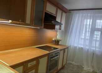 Продается многокомнатная квартира, 37 м2, Тольятти, Цветной бульвар, 12А