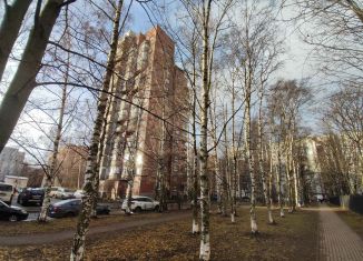 Продам трехкомнатную квартиру, 65 м2, Санкт-Петербург, улица Кораблестроителей, 35к4, метро Приморская