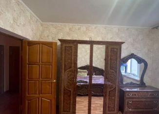 Сдаю в аренду трехкомнатную квартиру, 80 м2, Туймазы, улица Чапаева, 22