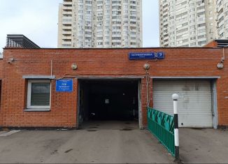 Сдаю в аренду машиноместо, 10 м2, Москва, улица Островитянова, 9к2с1