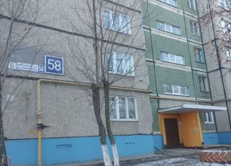 Продаю 2-ком. квартиру, 60 м2, Чувашия, улица Ленинского Комсомола, 58