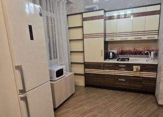 Продаю 2-ком. квартиру, 36 м2, Сочи, улица Чкалова, 11