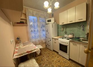 Сдаю 2-ком. квартиру, 45 м2, Москва, Окская улица, 32, метро Окская