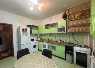 Сдам в аренду 3-ком. квартиру, 70 м2, Казань, улица Ноксинский Спуск, 8