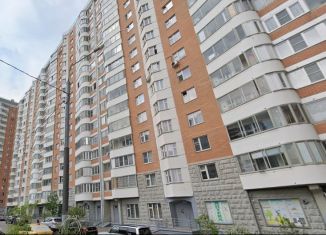 Продаю 2-ком. квартиру, 51.4 м2, Москва, улица Маршала Савицкого, 32