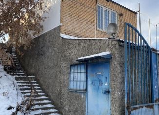 Сдаю в аренду гараж, 30 м2, Красноярский край, улица Мичурина, 18А