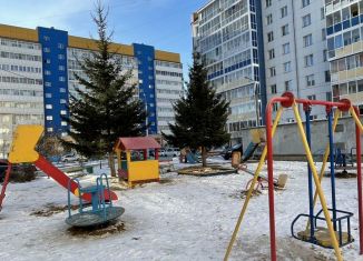 3-ком. квартира в аренду, 80 м2, Иркутская область, Байкальская улица, 202/2