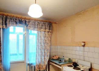 Продам 2-ком. квартиру, 53 м2, Великие Луки, Вокзальная улица, 25