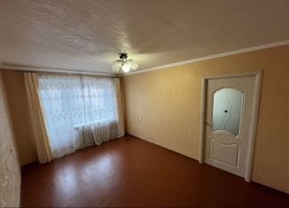 Продается 3-комнатная квартира, 53 м2, Азов, улица Макаровского, 33А