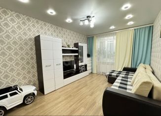 Продается 2-комнатная квартира, 49 м2, Казань, Приволжский район, улица Рауиса Гареева, 94