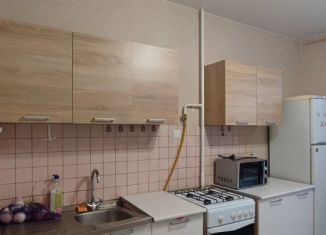 Продам 1-комнатную квартиру, 38 м2, Волгоград, улица Танкистов, 7, Дзержинский район