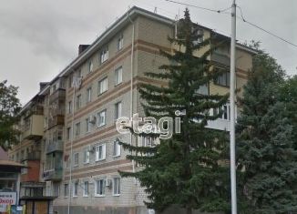 Продаю 3-ком. квартиру, 70.7 м2, Карачаево-Черкесия, улица Горького, 4