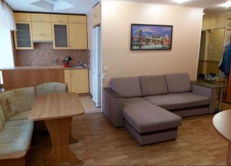 Сдам в аренду трехкомнатную квартиру, 65 м2, Тихвин, 4-й микрорайон, 5