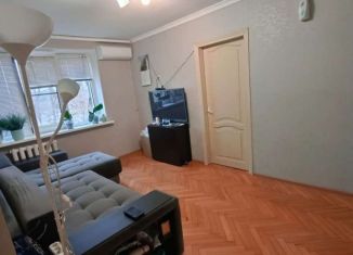 Продается 2-комнатная квартира, 40 м2, Владикавказ, улица Кесаева, 1-й микрорайон