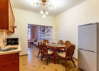 Продается трехкомнатная квартира, 121 м2, поселок городского типа Отрадное, улица Мориса Тореза, 5