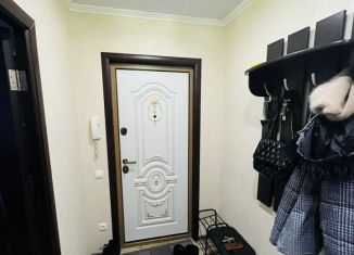 Трехкомнатная квартира в аренду, 70 м2, Нижнекамск, улица Чулман, 10