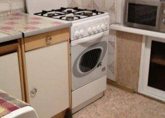 Сдается в аренду 3-комнатная квартира, 50 м2, рабочий посёлок Октябрьский, улица Космонавтов, 6