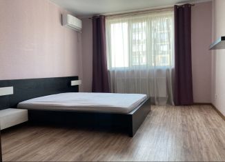 Сдам 2-комнатную квартиру, 67 м2, посёлок городского типа Яблоновский, улица Гагарина, 192к3