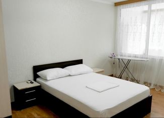 3-ком. квартира в аренду, 75 м2, Сочи, улица Калинина, 37, микрорайон Черемушки