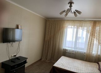 Сдам в аренду 1-комнатную квартиру, 45 м2, Казань, 2-я Юго-Западная улица, 9, Кировский район