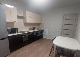 Продам 2-комнатную квартиру, 52 м2, Тюмень, улица Червишевский Тракт, 47к2, ЖК Апрель