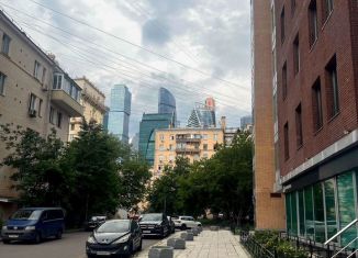 Продам квартиру студию, 12.5 м2, Москва, Студенческая улица, 16, метро Киевская