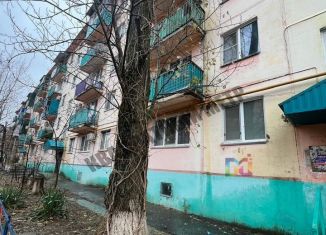 Продается 3-ком. квартира, 56 м2, Элиста, улица Ю. Клыкова, 138