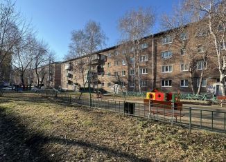 Трехкомнатная квартира в аренду, 57 м2, Иркутская область, улица Пискунова