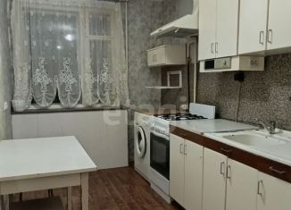 Продаю трехкомнатную квартиру, 65 м2, Екатеринбург, улица Чкалова, 111, метро Чкаловская