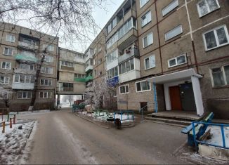 Сдаю в аренду 2-ком. квартиру, 45 м2, Черногорск, Юбилейная улица, 25