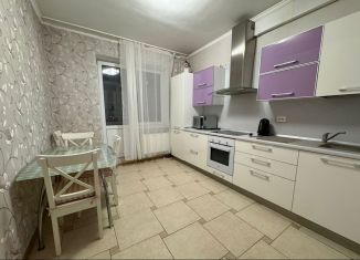 Сдается 1-ком. квартира, 44 м2, Краснодарский край, улица 1 Мая, 91