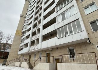 Продаю двухкомнатную квартиру, 43.7 м2, Киров, Октябрьский проезд, 18