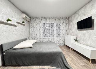 Сдается 1-ком. квартира, 36 м2, Волгоград, улица Кирова, 98Б